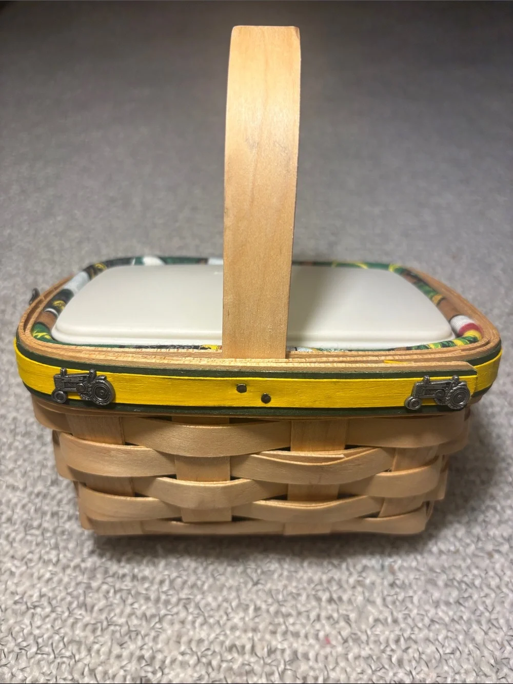 Longaberger 2006 John Deere Tea Basket with Fabric Liner, Divided Pretector, Lid